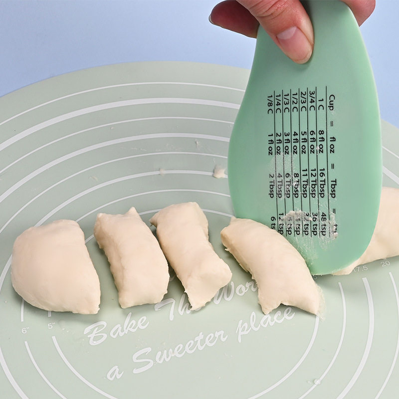 Nuevo utensilios de horneado de silicona integrado placa de espátula para hornear cuchillo raspador suave no daña la olla cortador de pastel