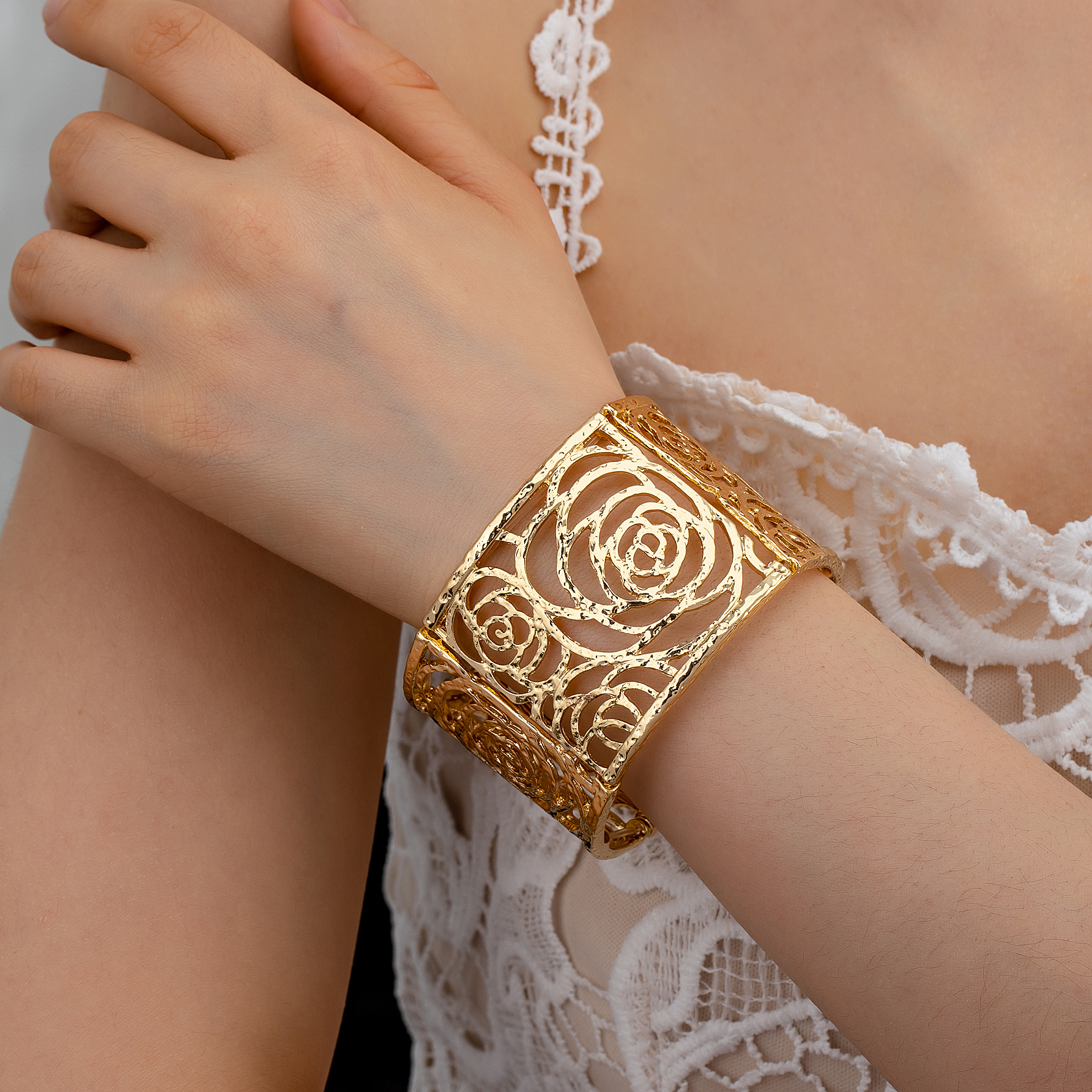 欧美跨境弹力橡筋伸缩手镯气质手环小众设计款冷淡风开口手镯手饰