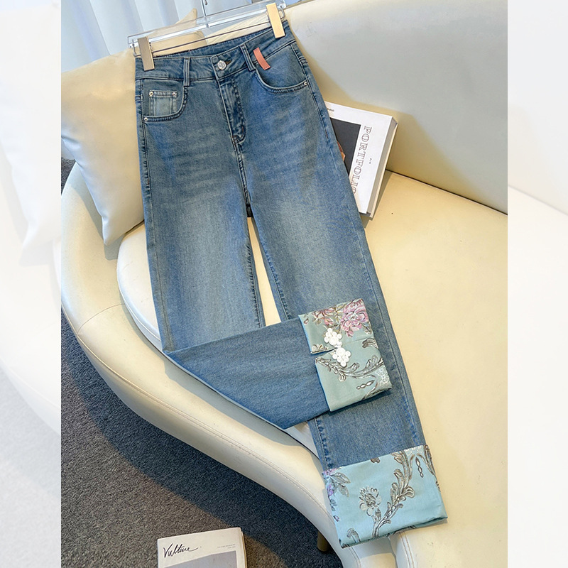 New Chinese-Style Button Cigarette Jeans for Women 2025 New Petite Popular Autumn National Style Embroidered Straight Pants
