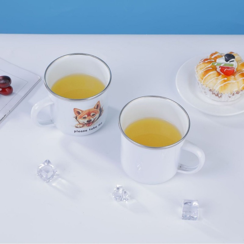 レトロなエナメルカップの個性がシンプルで、古い鉄茶シリンダーはロゴ広告を印刷してエナメル茶筒をプレゼントすることができる|undefined