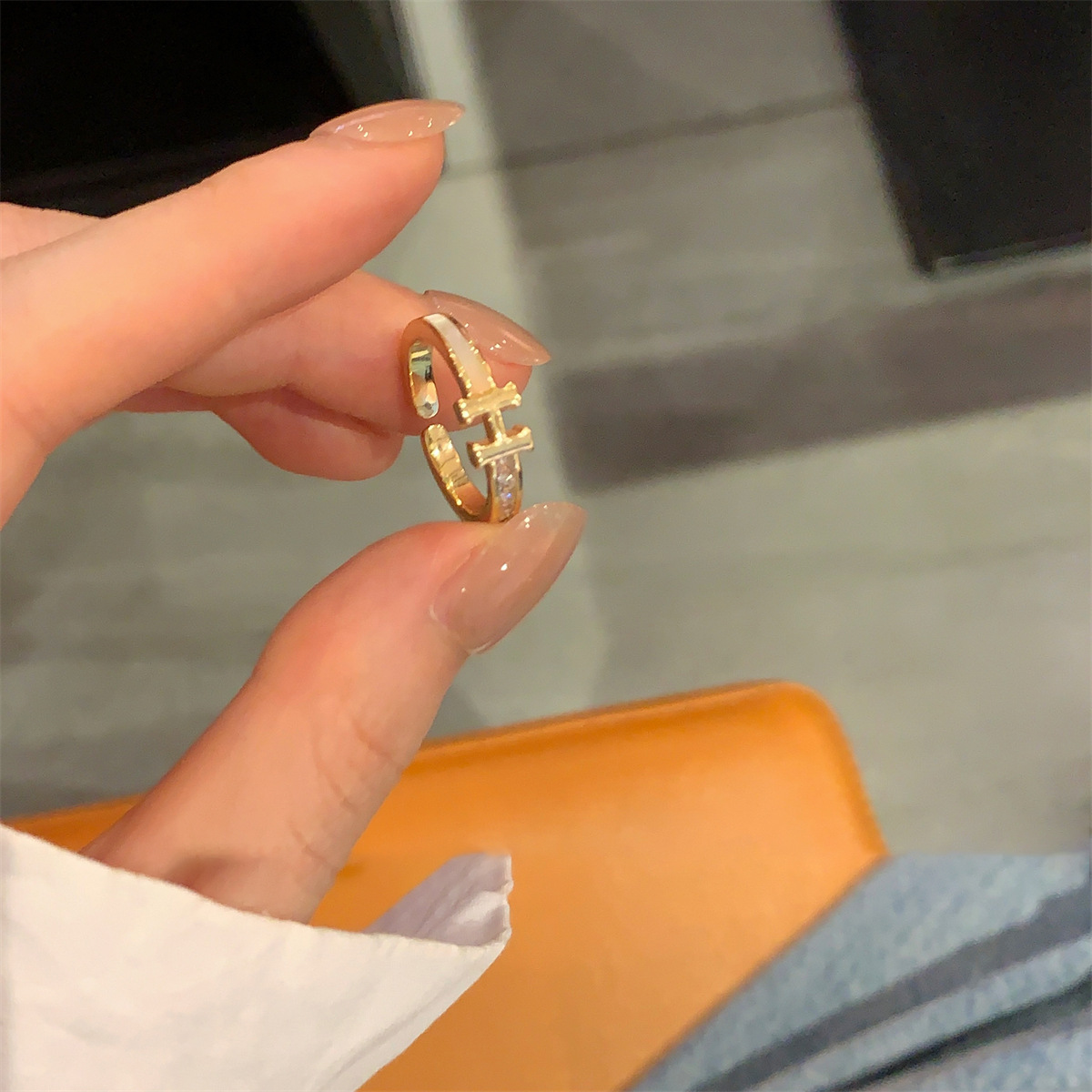 Anillo de nariz de cerdo hueco de diamantes chapado en oro real Anillo de dedo de comida exquisito y versátil