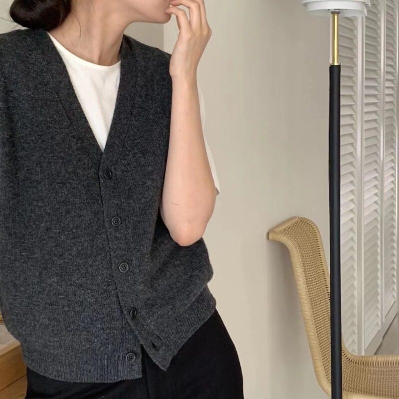 Pure Wool Vest Elegant Layered Women's Autumn and Winter New V Neck Cardigan Vest Loose Sleeveless Waistcoat Knitted Trendy
