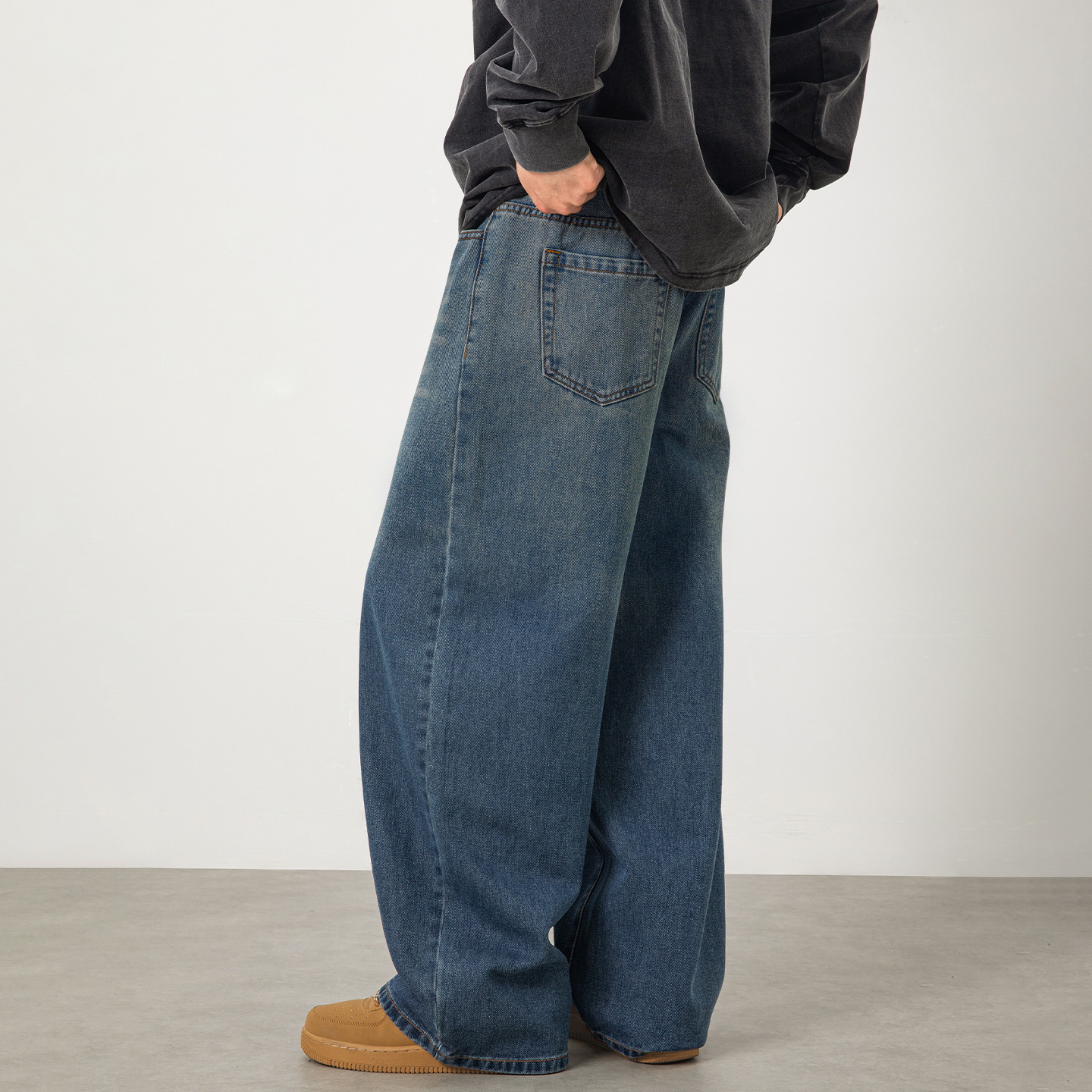 Vintage Washed Gradient Blue Jeans – Baggy Straight-Leg Denim Pants For Men (Distressed Finish, Mid-Rise, Non-Stretch Cotton Blend, M-Xxxl)_voghion.com