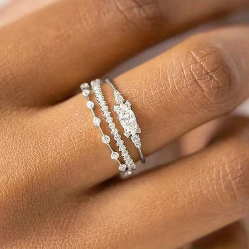 Ensemble de bagues de fiançailles de luxe en trois pièces pour princesse_voghion.com