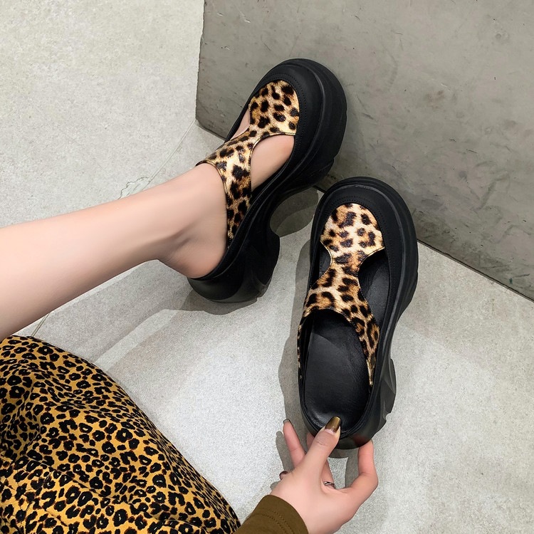 Dép sandal nữ da thật họa tiết da báo đế xuồng cao gót 9 cm — Trang chủ, màu đen, bạc chi tiết 84