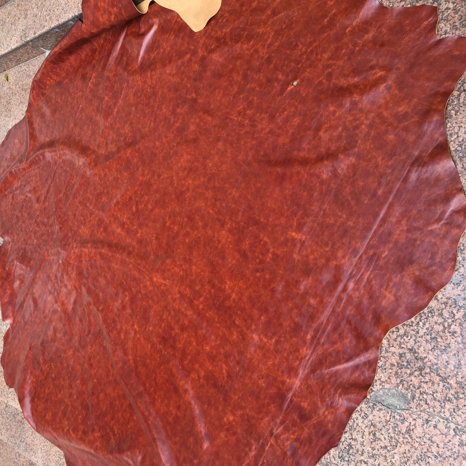 头层油蜡牛皮 整张皮料 沙发皮，红棕色