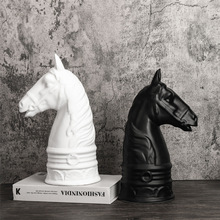 战马摆件现代简约欧式黑色白色树脂马头摆件书档样板房售楼处饰品