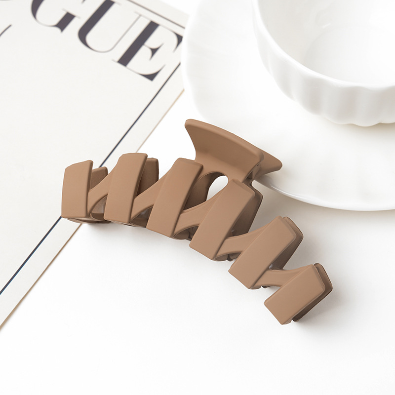 5g Weight Hair Claws Hair Accessories Type 1 Piece Quantity Casual, Holiday, Daily Occasion Plastic Material Geometric Pattern All Seasons Season Women's Gender Simple Style, Classic Style Style Simple Style Classic Style Women's Geometric Plastic Hair Claws 2