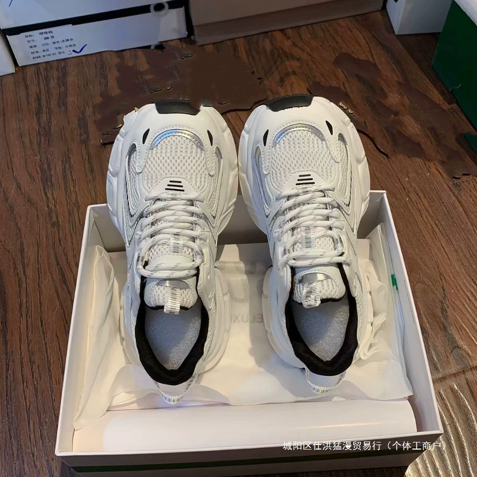 Чжао Луши та же серебряная обувь папы для женщин весной и летом 2025 года новая толстая подошва увеличила сетчатую дышащую повседневную обувь