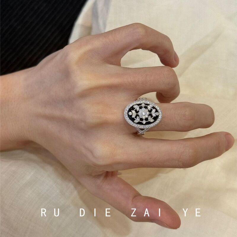 Kuning Dark Night Blossoms ~ Old Money Style Oval Black Rose Ring Retro Light Luxury High-End Open Ring