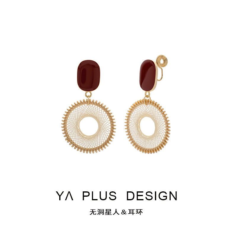 Mosquito Coil-Shaped Non-Pierced Ear Clips with Spiral Pattern, Hollow Gold Wheel Ear Pins, Ethnic Holiday Style Earrings, Fashionable Circle Ear Accessories