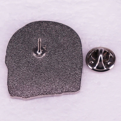 Yaxa sancaqları Brooch Is This