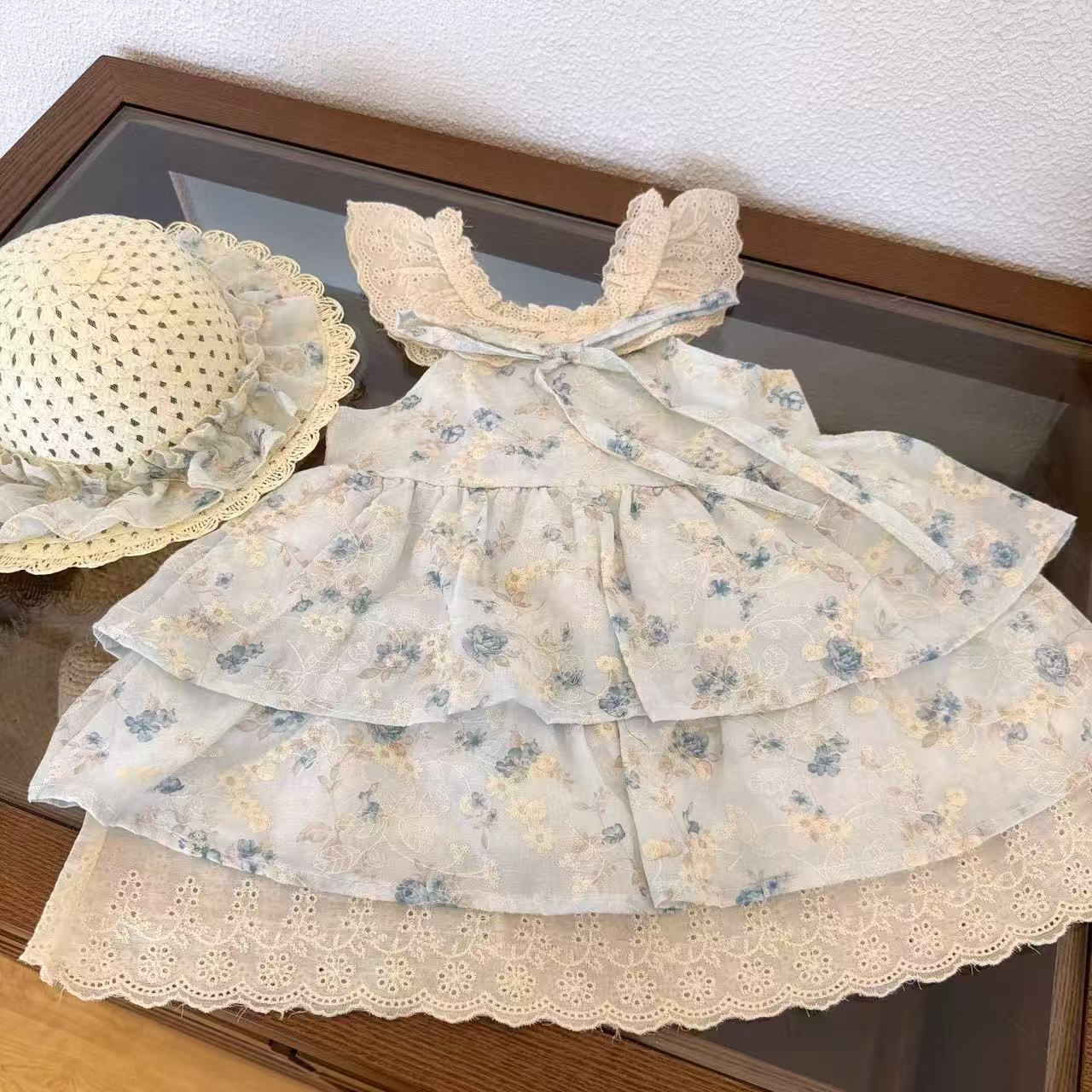 Vestido floral de verano para siete niñas con limón salado, nuevo vestido de cabestrillo de estilo occidental para bebés, vestido de princesa de encaje con mangas voladoras de verano