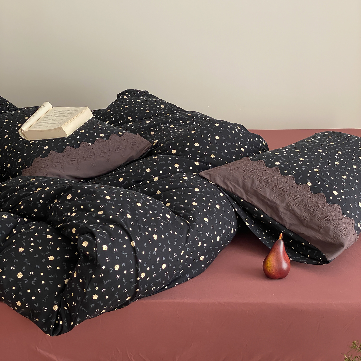 French Vintage Floral Bedding Set 100 Percent Cotton Four Piece_voghion.com