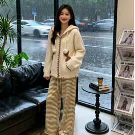 （不起球）小狗图案连帽针织外套女秋冬软糯减龄洋气毛衣开衫带拉