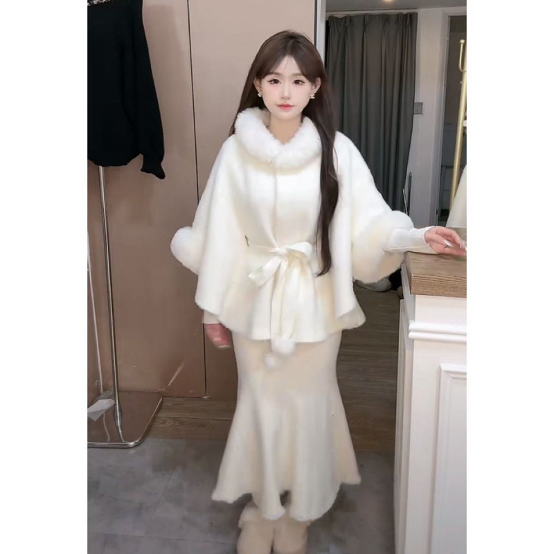 社会女秋冬网红新款气质斗篷大衣小香风外套+针织鱼尾半身裙套装|undefined
