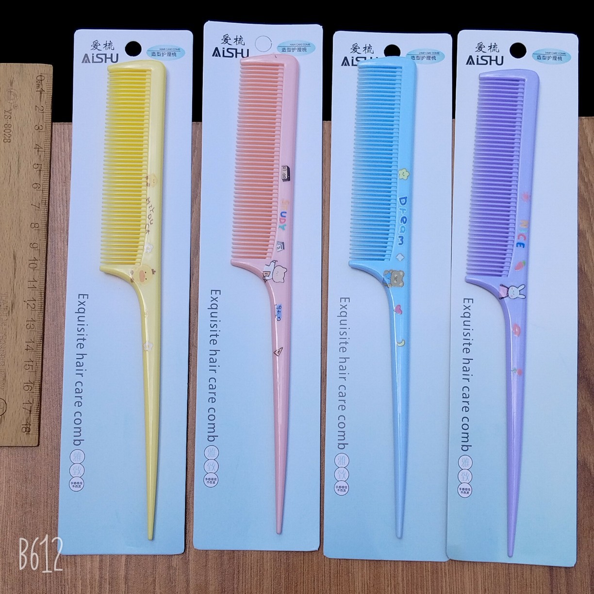 Bonito peine de peinado color macarrón con cojín de aire para masaje, adecuado para uso doméstico y dormitorios estudiantiles, cepillo de pelo de plástico suave con cojín de aire.