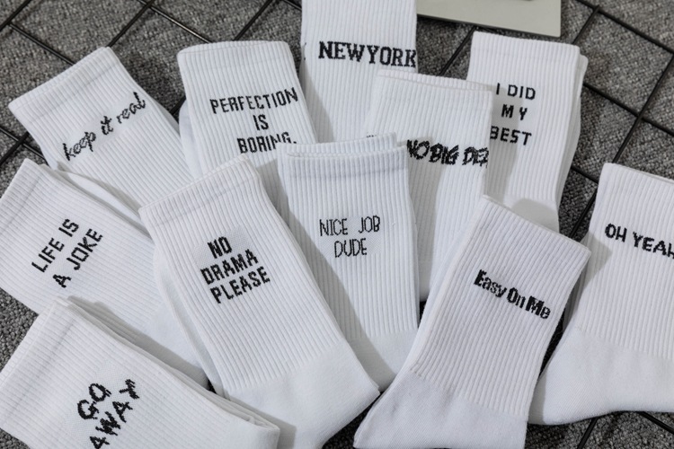 Unisexe Décontractée Des Sports Lettre Coton Crew Socks Une Paire display picture 6