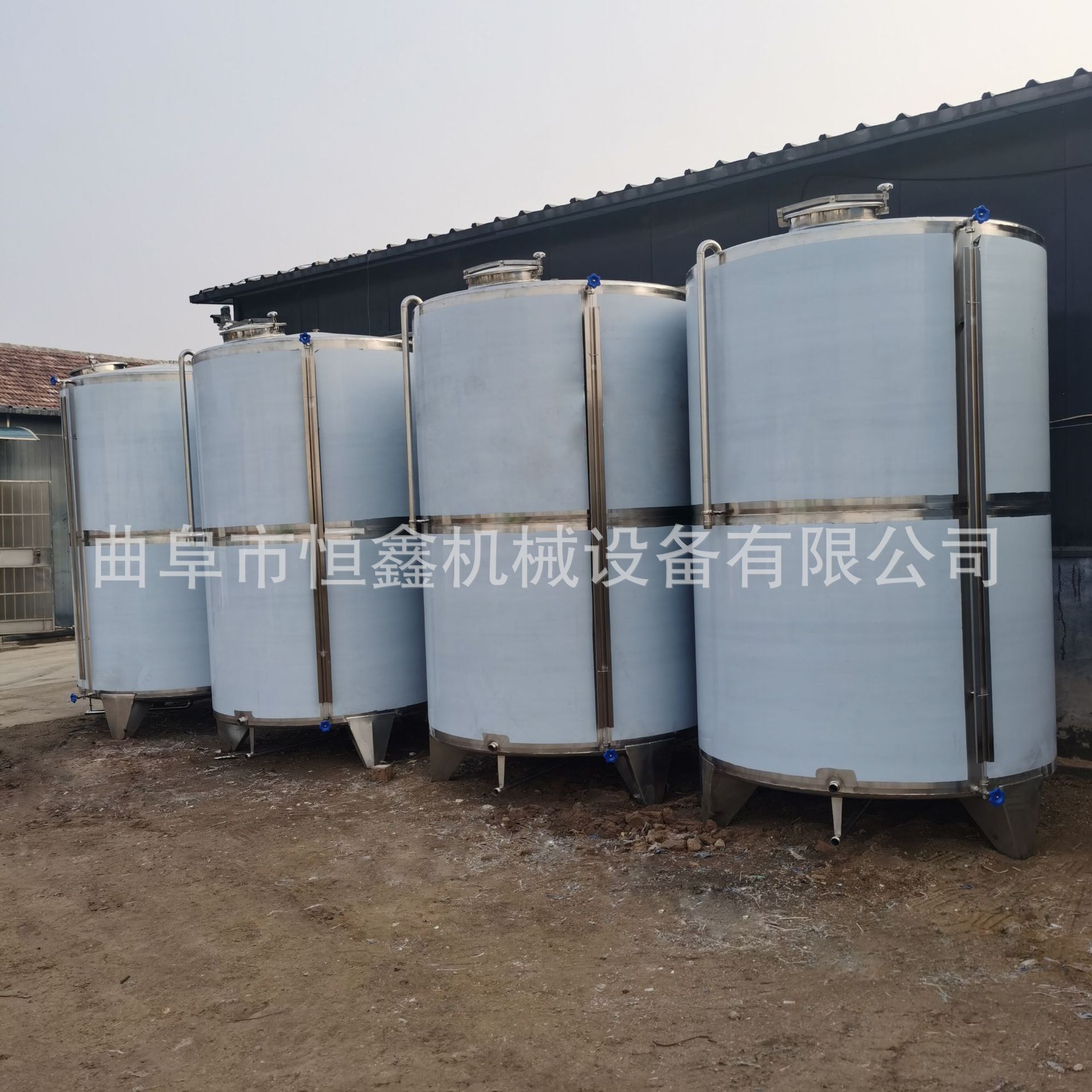 恒鑫不锈钢储奶罐 304不锈钢液体储存罐 立式密封贮存罐酿造设备