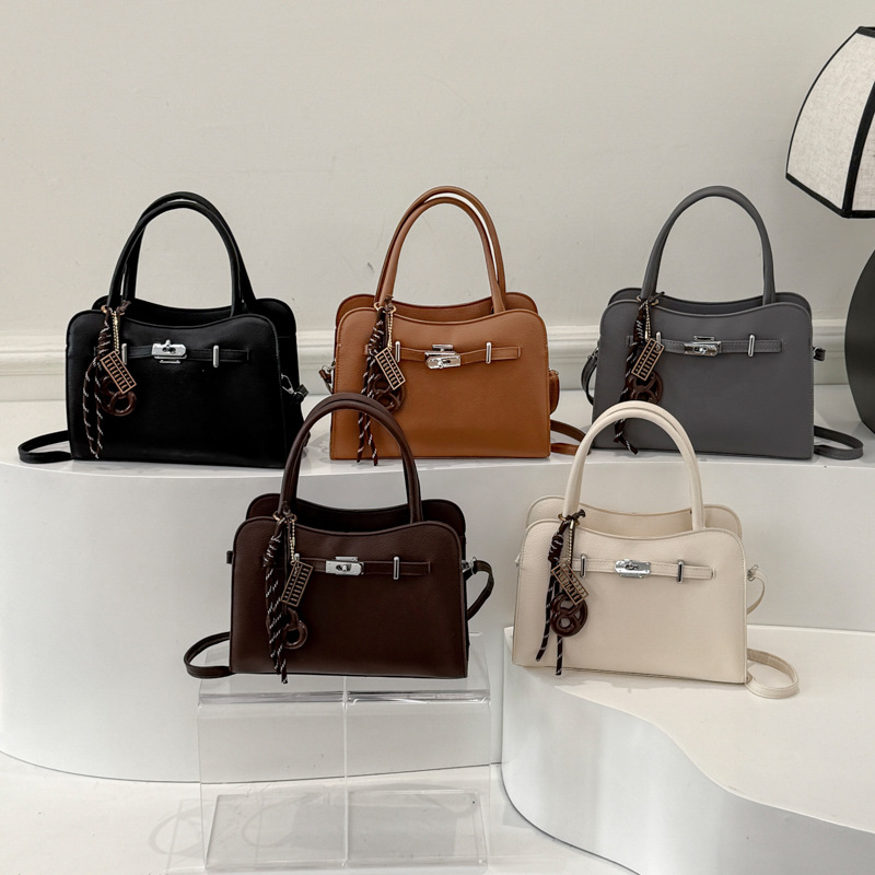Minimalist Texture Pendant 2026 New Model Large Capacity Design Fashionable Trendy Casual Shoulder Handbag Small Square Bag for Women