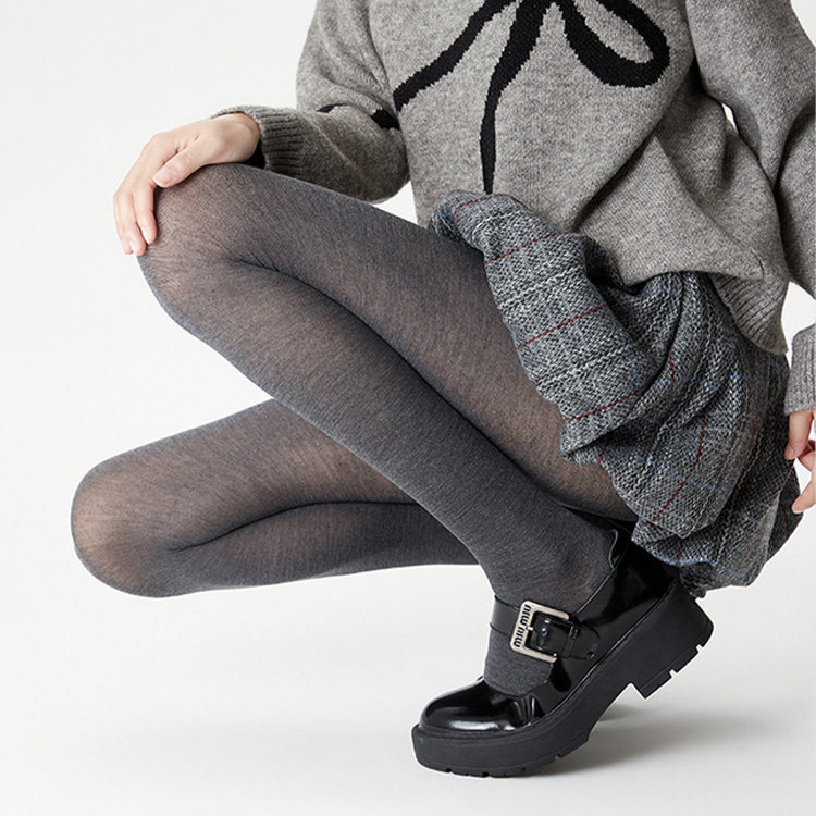 Early autumn gray semi-transparent thin pantyhose with a hazy effect for women, suitable for pairing with skirts, slimming effect, 2026 new popular model