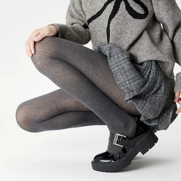 Early autumn gray semi-transparent thin pantyhose with a hazy effect for women, suitable for pairing with skirts, slimming effect, 2026 new popular model