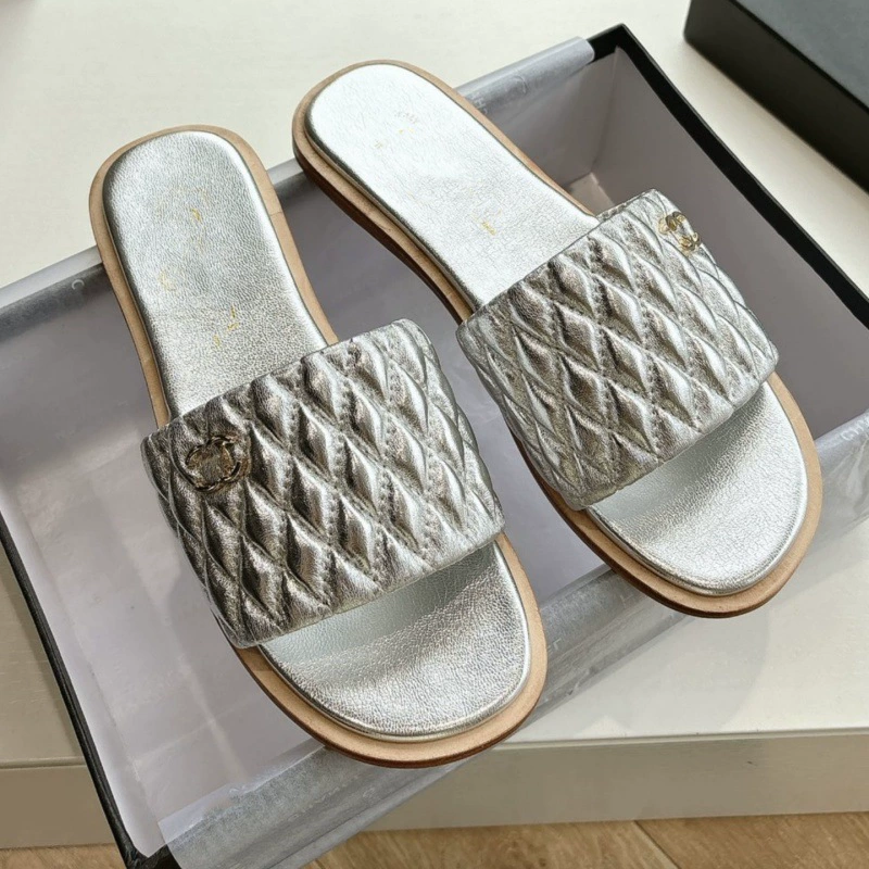 Шлепанцы, верхняя одежда с_DIAMOND_PATTERN?