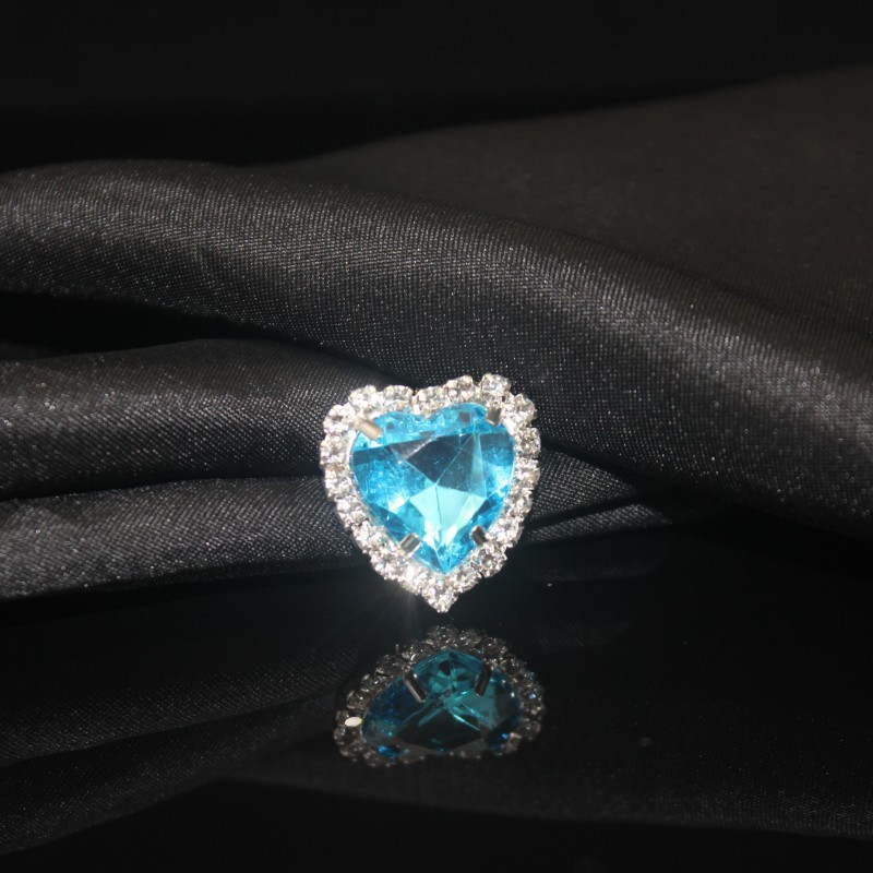40g Weight Crystal buckle Jewelry Making Type 18 * 20mm Jewelry Making Size Rhinestones Inlay Material DIY Jewelry Accessories Classification 10 PCS/Package Quantity Metal Material Heart Shape Pattern Polished Finish Plating, Inlay Design IG Style, Shiny Style 10 PCS/Package 18 * 20mm Metal Rhinestones Heart Shape Polished Crystal Buckle 4
