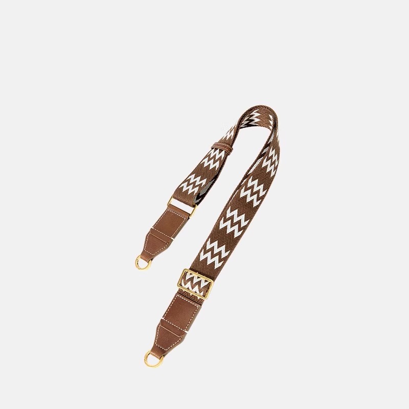 Hay un tubo giratorio de pino, piedra, semillas de Bodhi, calabaza, taza de alivio de preocupaciones