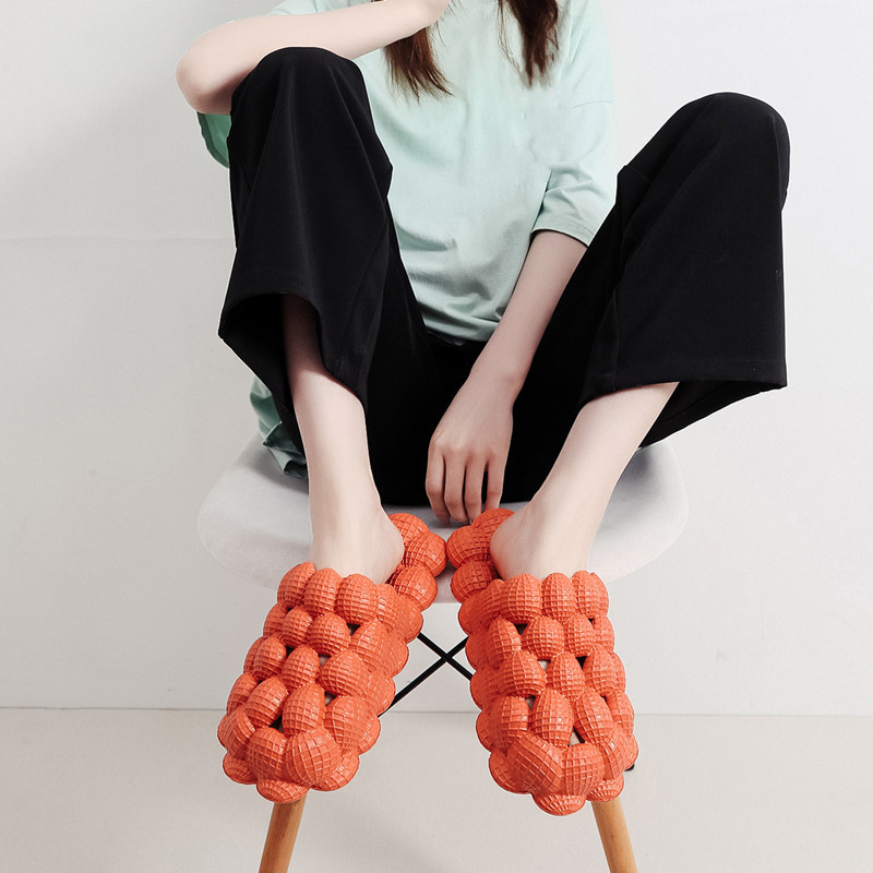 Sandalias de verano al por mayor desgaste de las mujeres al aire libre hogar grueso inferior pareja interior antideslizante EVA casa antideslizante zapatillas de burbuja