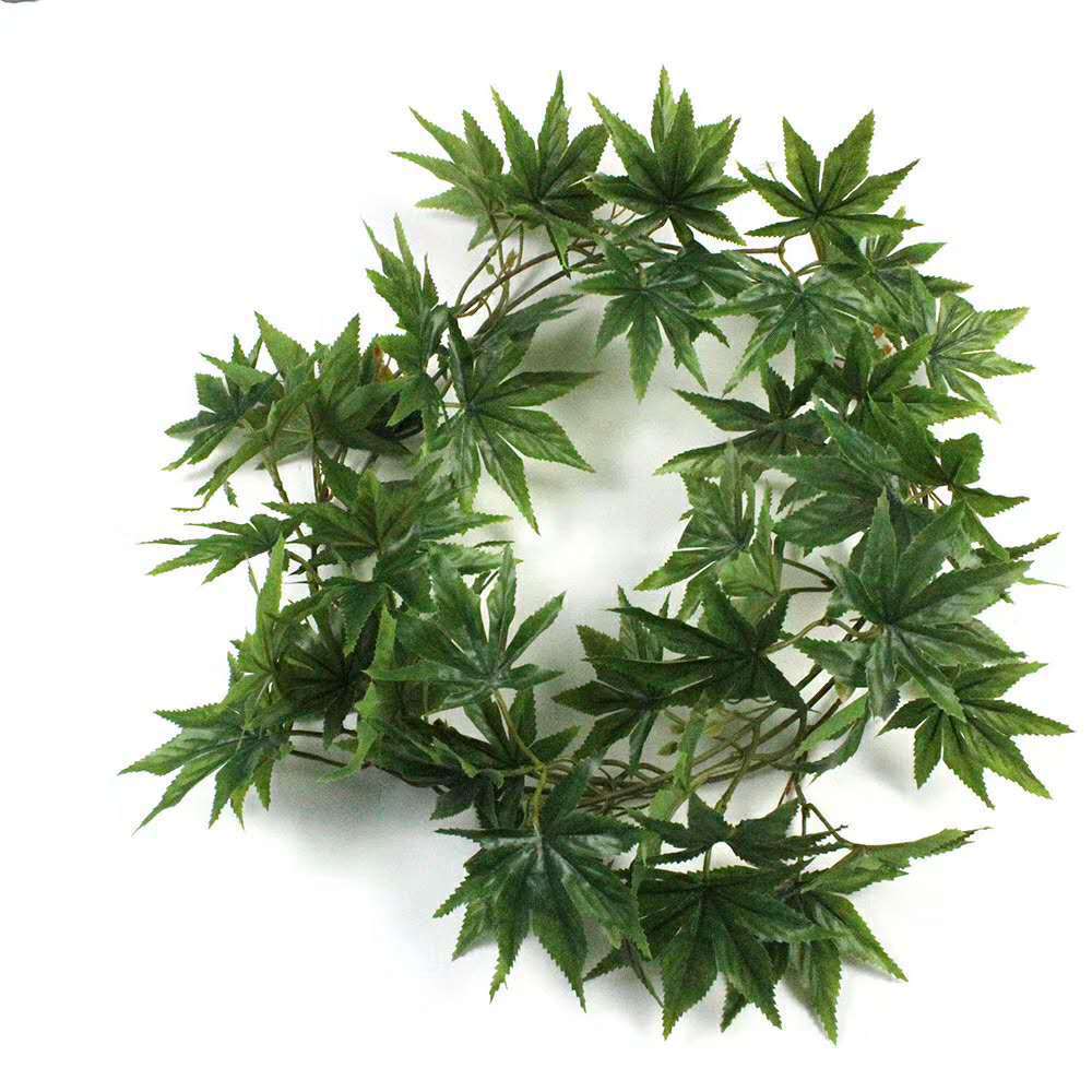 Simulación de hoja de arce verde Simulación de ratán Decoración de interiores y exteriores Tela de goma de mano Paisaje de jardín artificial Plantas verdes falsas