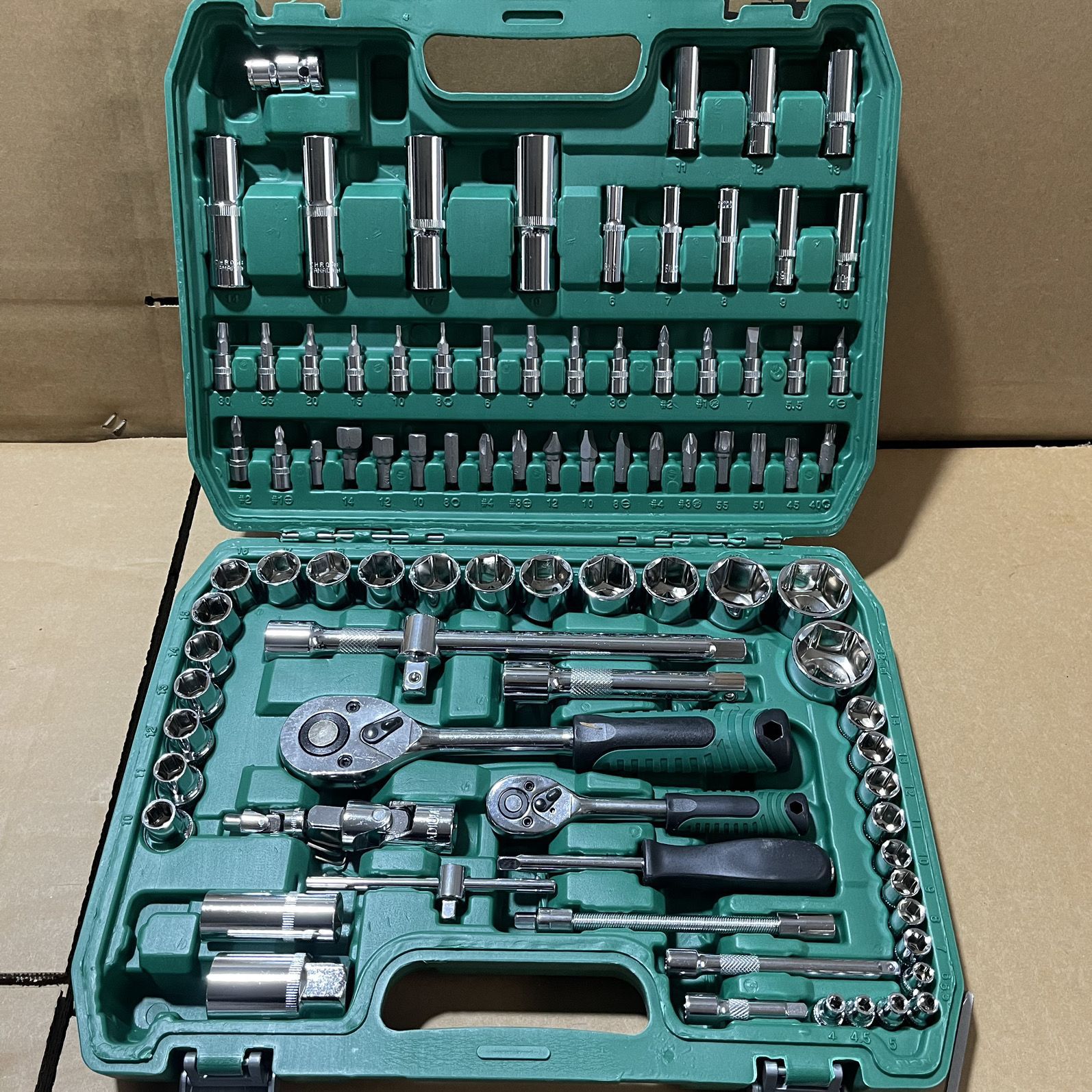 Tools set, wrench, 121 pieces