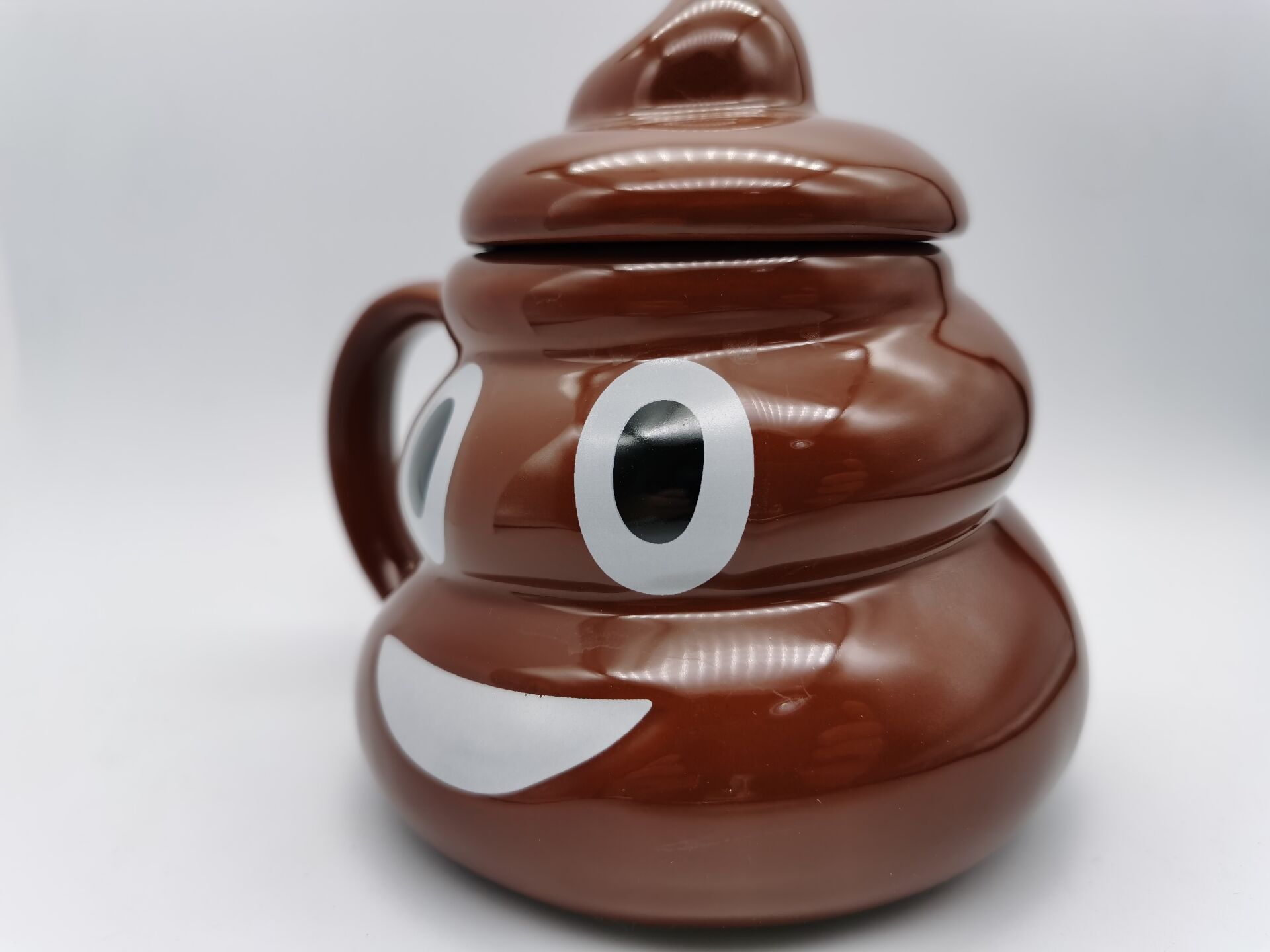 Ceramic Poop Mug Creative Cartoon Hand-painted Cup With Lid_voghion.com