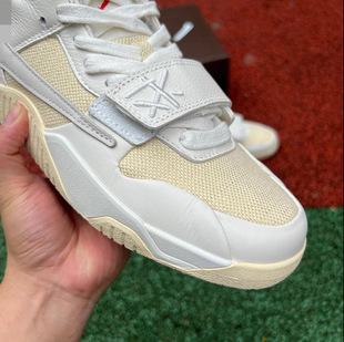 ����ЬJumpman Jack Cut The Check���hħ�g�N��Ů�@��ЬFZ8117