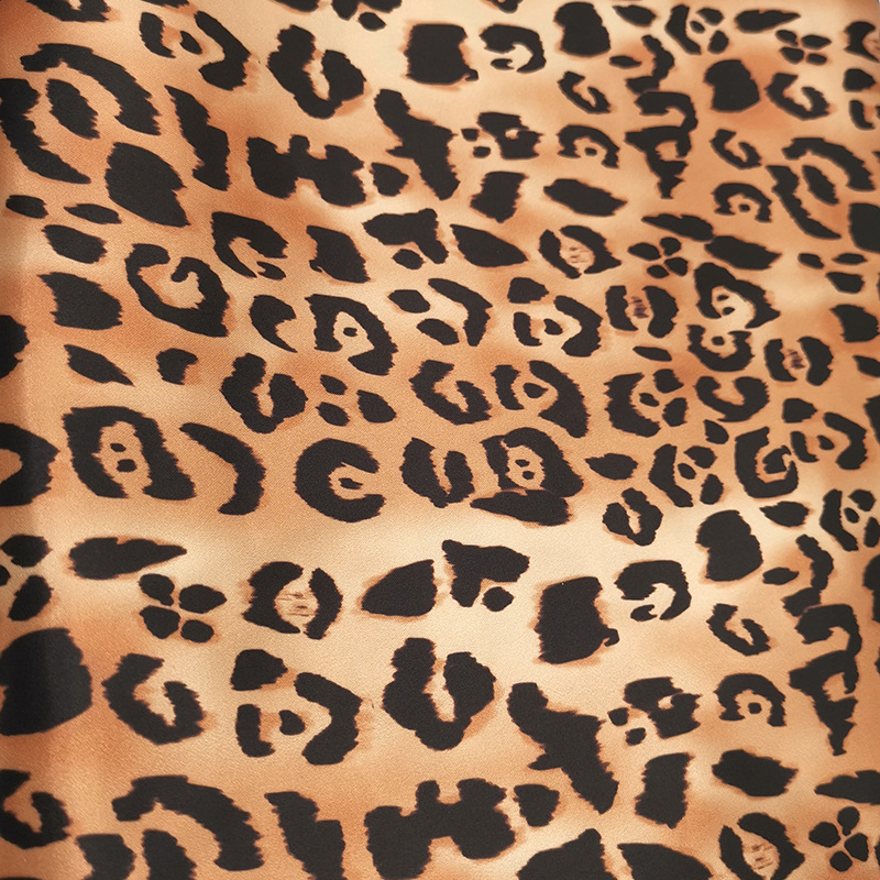Inventario de tela de seda impresa de leopardo, ropa de dormir, sombrero de baño, ropa de mujer, almohada, tela impresa