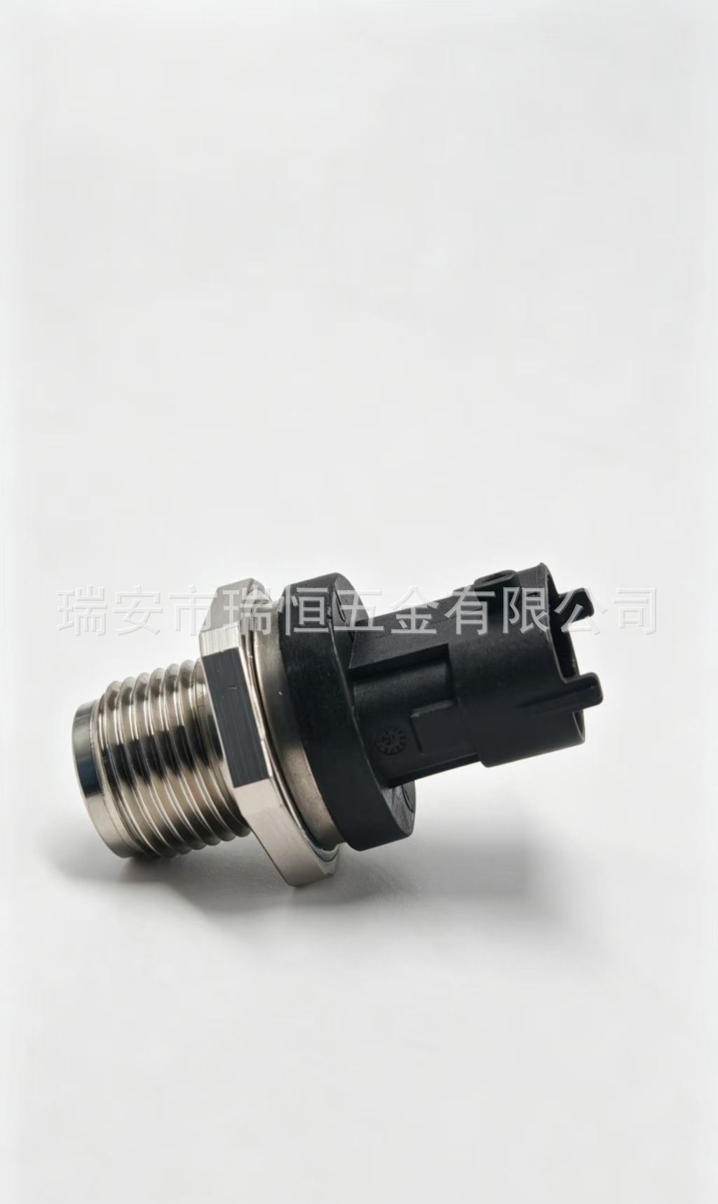 Direct sales from the source factory of diesel engine parts 0281006364 Cummins automotive common rail pressure sensor