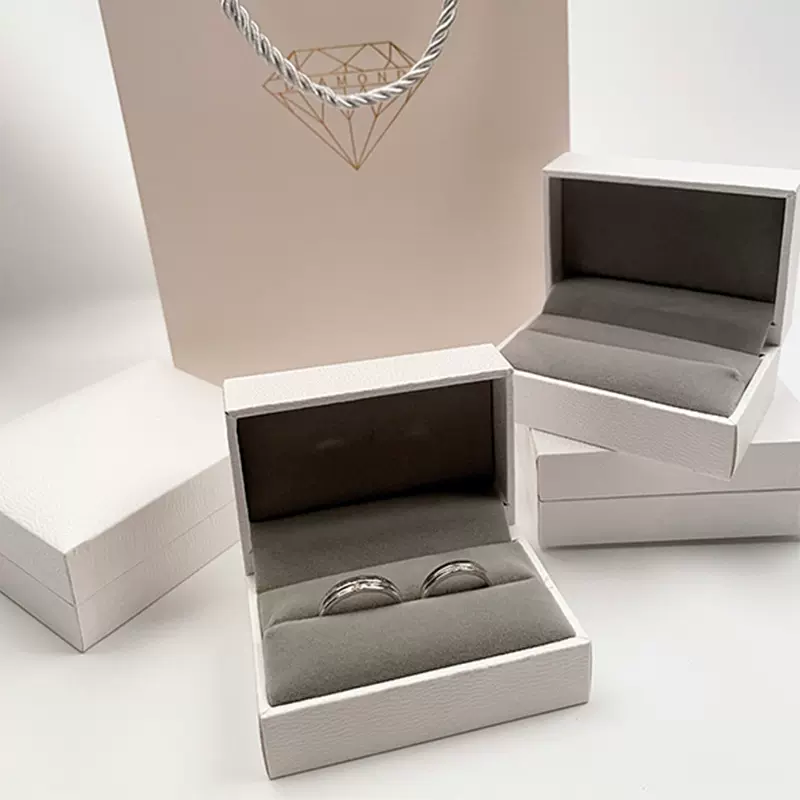 珠宝饰品包装盒戒指耳钉手镯项链手链包装袋白色翻盖流行时尚礼盒