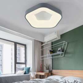 LED卧室吸顶灯北欧简约现代创意款极简家用温馨浪漫主卧室房间灯