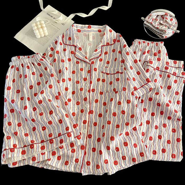 Venta al por mayor transfronteriza de tres piezas nube de algodón solapa cárdigan de dibujos animados pantalones de manga corta pantalones cortos ropa a domicilio traje de pijama de mujer