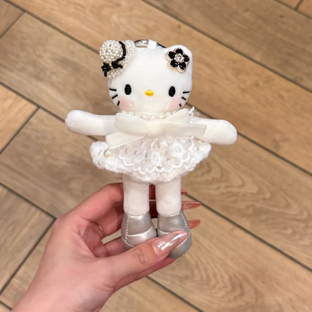 批发新款可爱长腿kitty夏日草帽kt娃衣包包装饰挂件钥匙扣