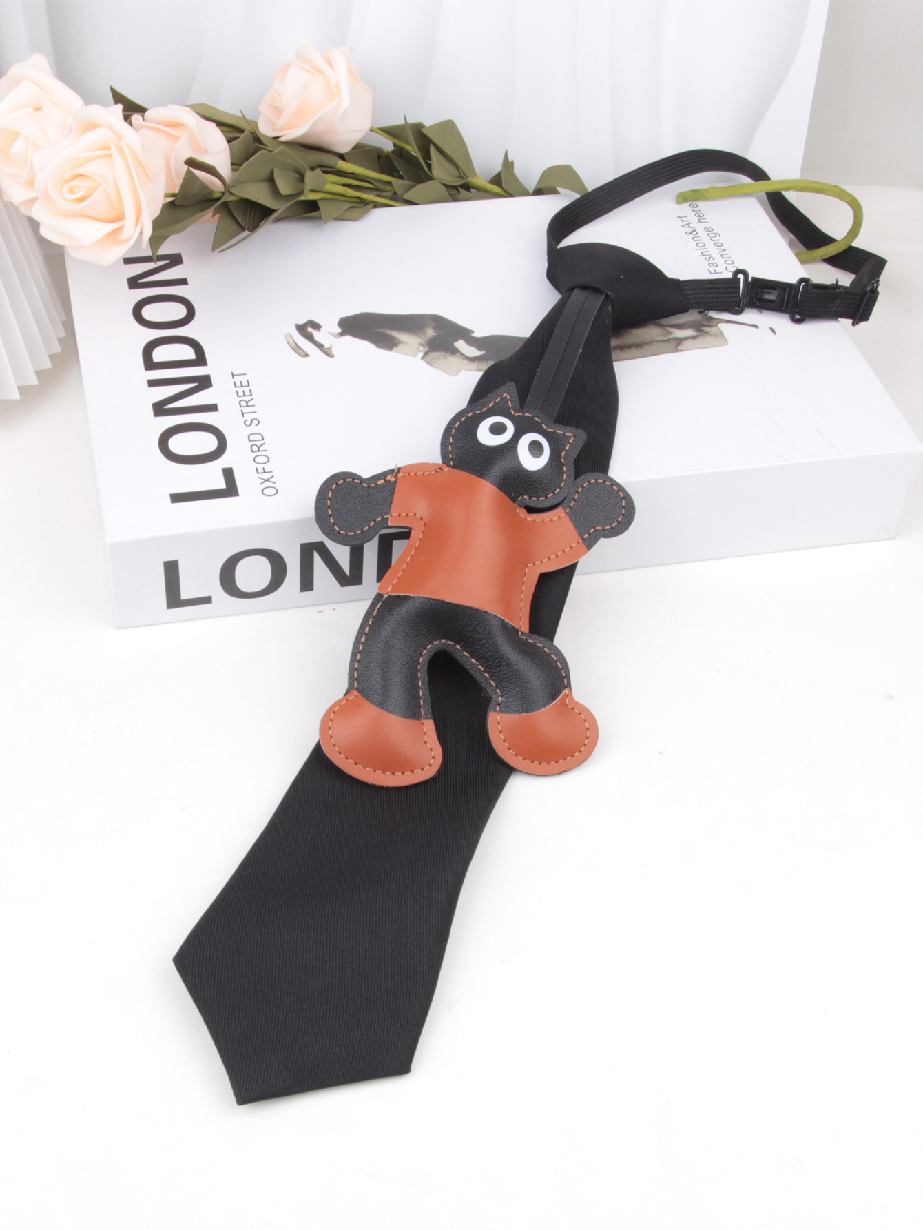 クロスボーダーの軽い豪華な黒いドリルのネクタイは怠け者のネクタイを調節できます。