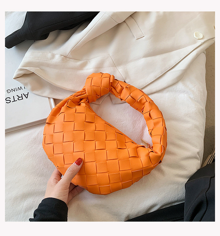 Solid Color Woven Knot Portable Croissant Bag Wholesale Nihaojewelry display picture 2