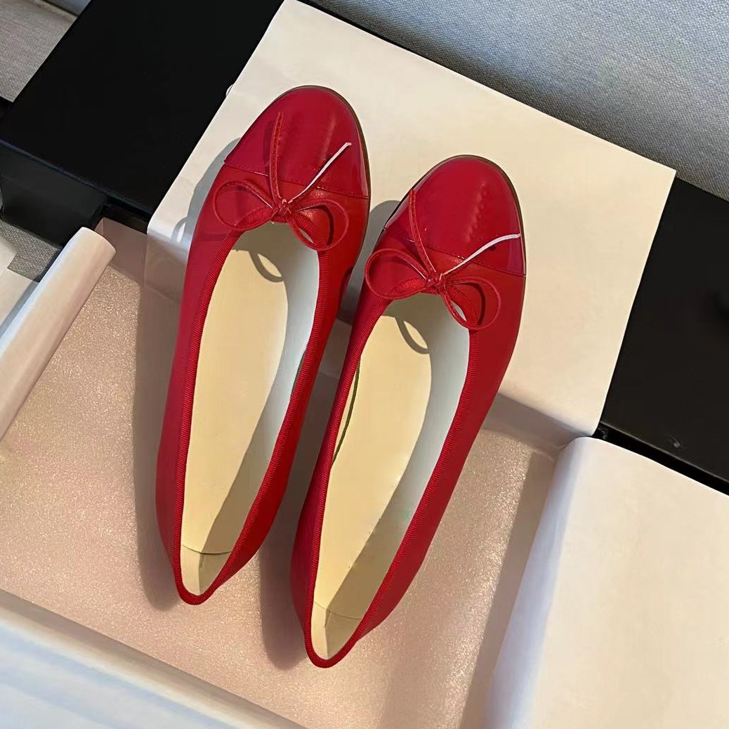 빅 레드 페이턴트 가죽