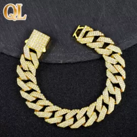 项链;手链;石英表