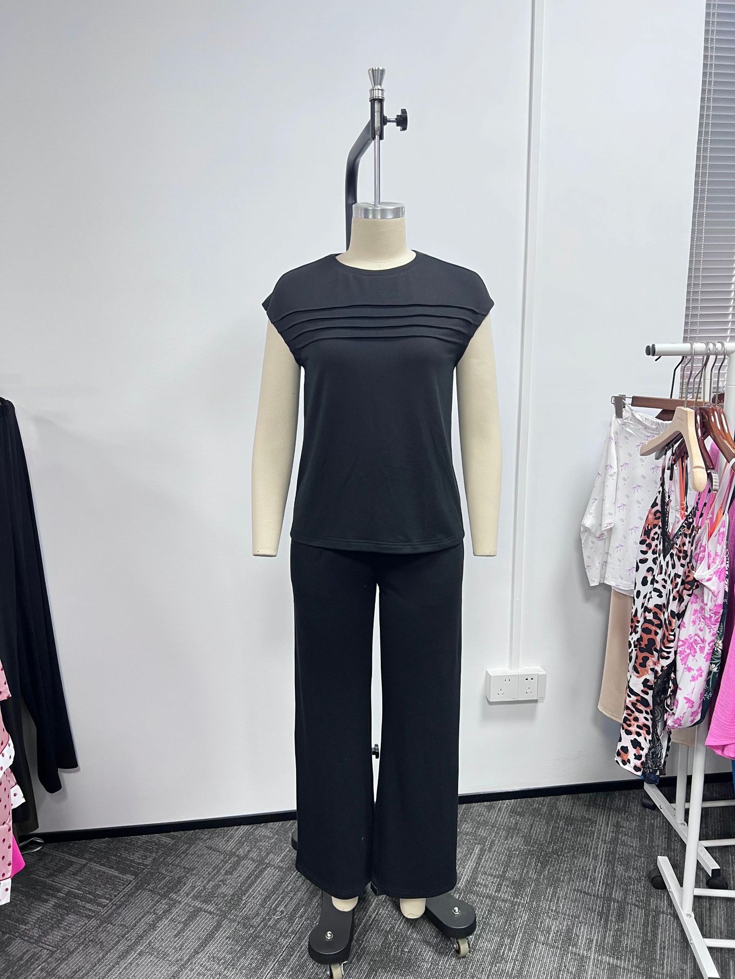 Sleeveless Hoodie & Pants Set For Women, Loose Fit Casual Jogger Outfit, Waffle Knit Cropped Top And Lounge Shorts Two Piece_ecoleips.com