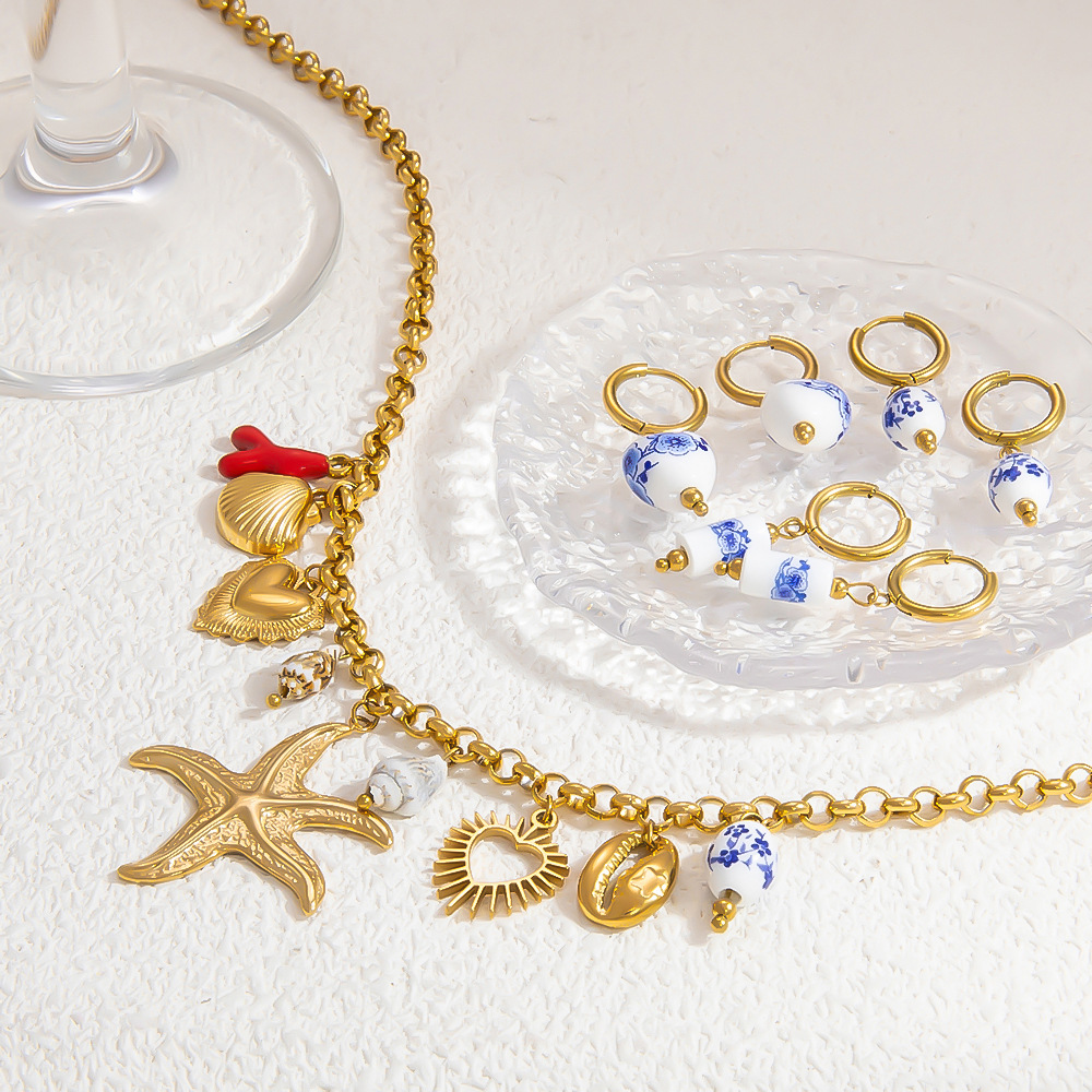 PVD Coated Stainless Steel Pendants Heart Shape 304 Stainless Steel Hip-Hop Vintage Style Waterproof Non Tarnish Earrings Necklace display picture 2