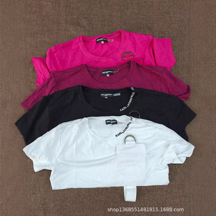 ���QŮ�bKARLLAGER*�W��ԭ�ΈA�I����t��Ī�����ްٴ�T�w�����̿�