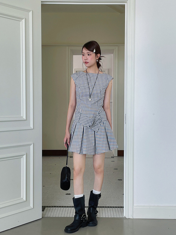 【瑪黒区少女】歌銘レトロな格子が腰のワンピースを収めます。|undefined