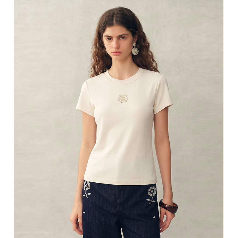 Gentle Round-Neck Short-Sleeve T-Shirt for Women, Delicate Camellia Design, Slim Fit, Basic Versatile Solid Color Top for Petite Figures Gentle Round-Neck Short-Sleeve T-Shirt for Women, Delicate Camellia Design, Slim Fit, Basic Versatile Solid Color Top for Petite Figures