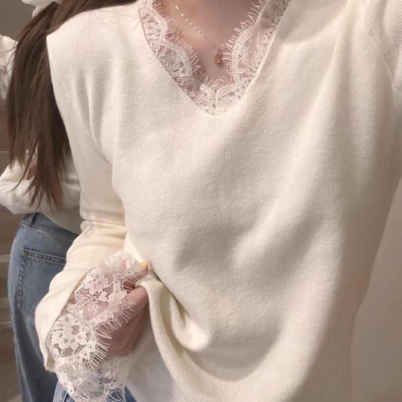 Korean Style V-Neck Long-Sleeved Lace Base Shirt Women's Autumn and Winter Wear Design Sense Inner Base Slim-Fit Trumpet Sleeve Top
